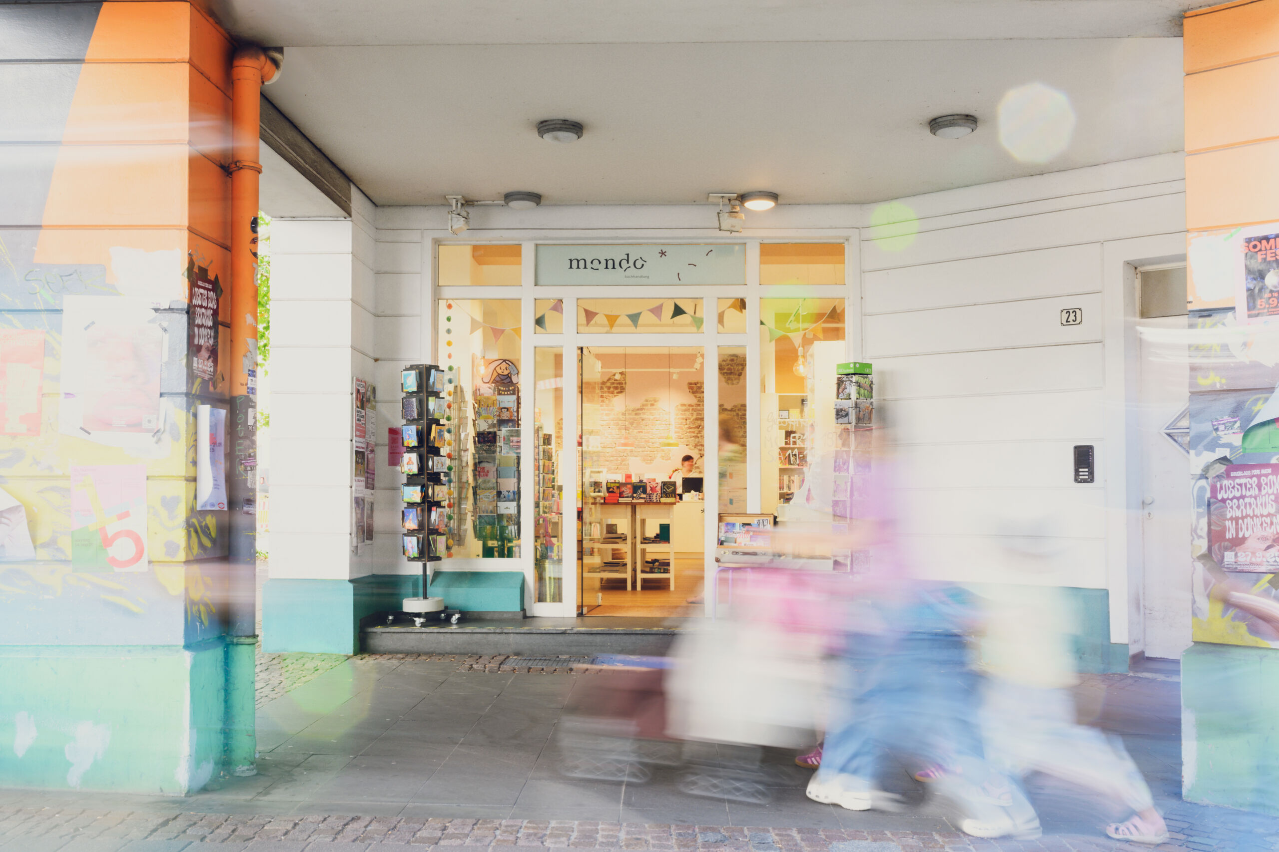 Eingang der mondo buchhandlung